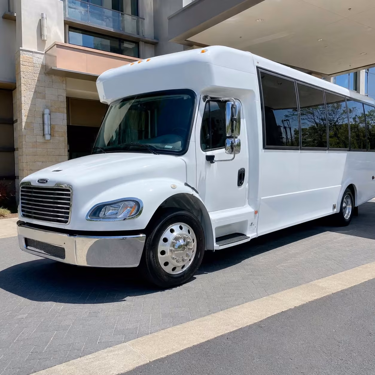 minibus rentals for shreveport prom groups who want comfort without the party bus price tag