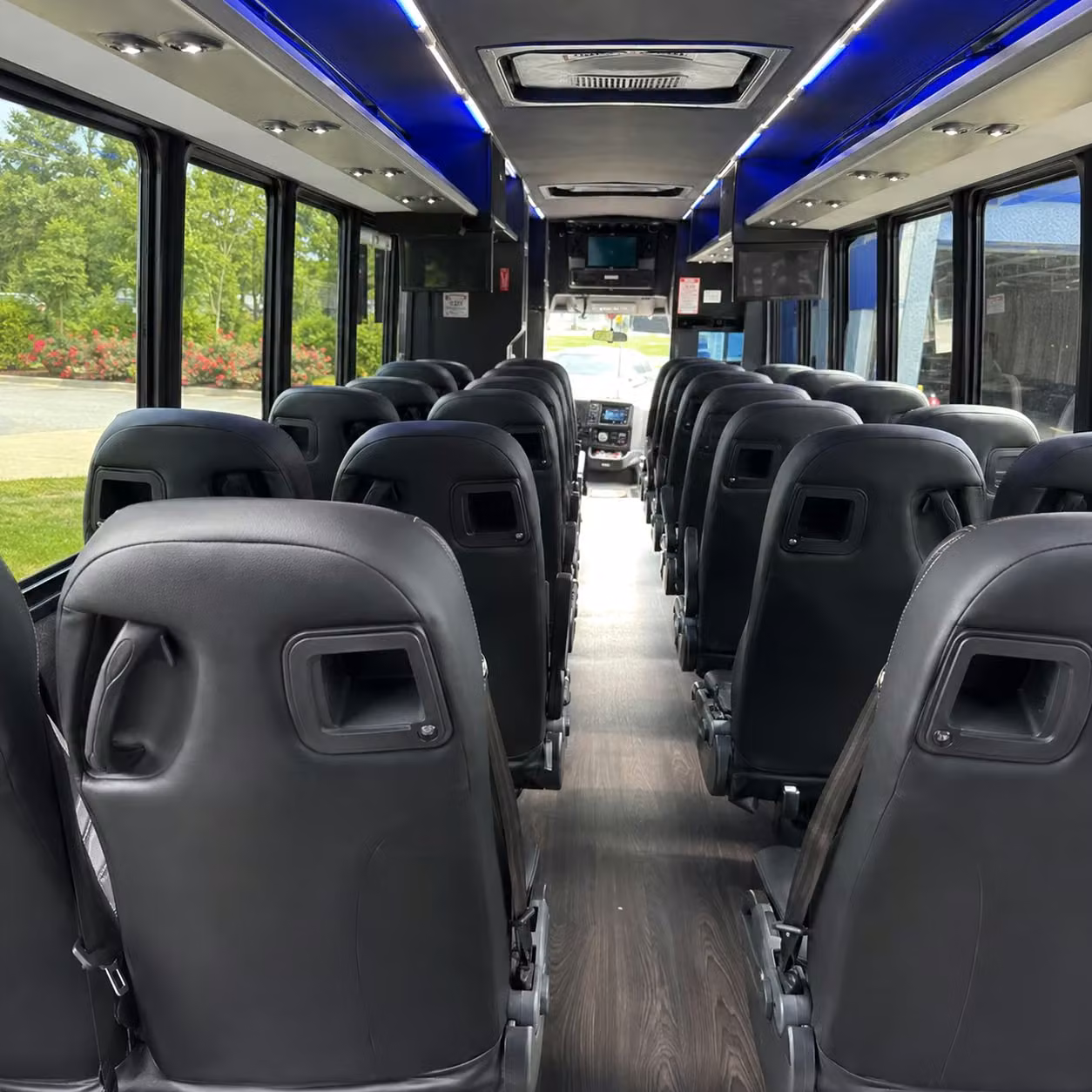 minibus rentals for smaller shreveport school groups